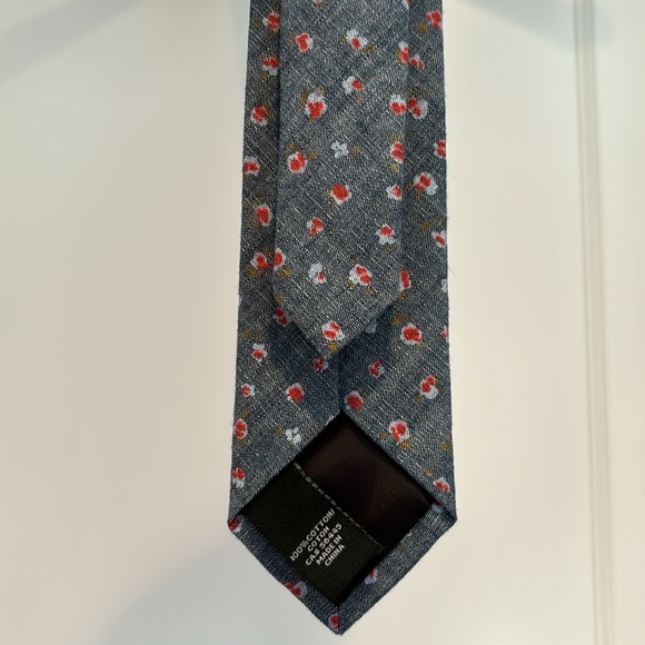J Crew Factory The Cotton Tie (skinny) in chambray & red abstract floral pattern - Picture 14 of 15